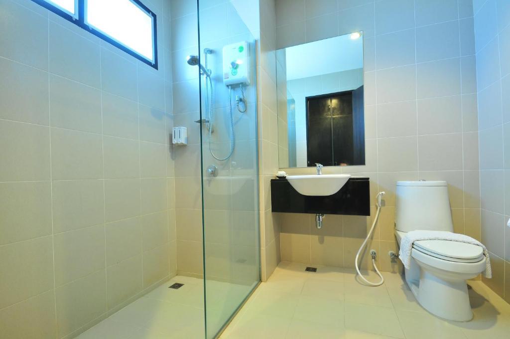 Deluxe Double or Twin Room with Pool View